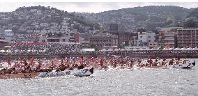 'Peiron' rowing race held in Nagasaki